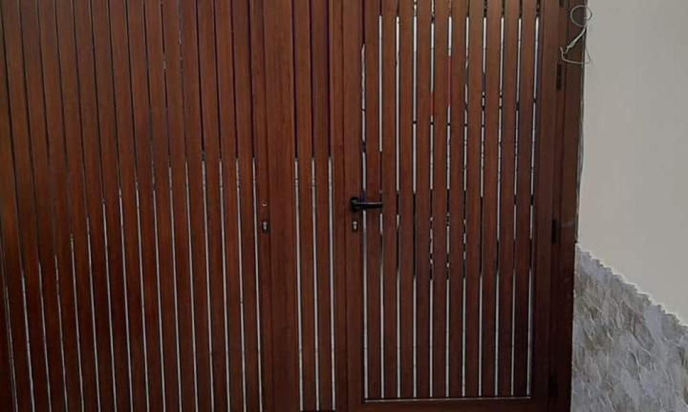 Puerta de aluminio